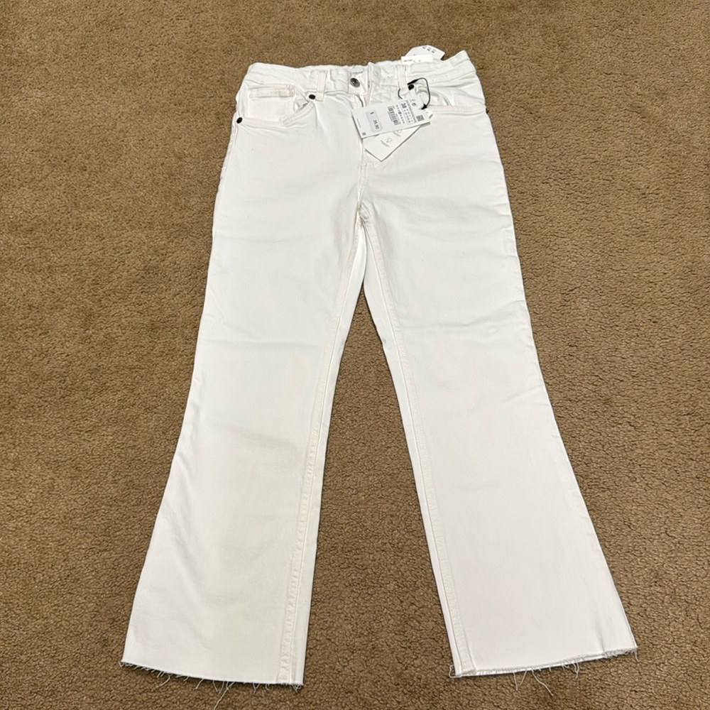 Zara women mid-rise white denim. Size 6. NWT!